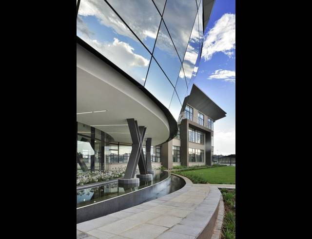 BUSINESS PROPERTY TO RENT IN BOKSBURG